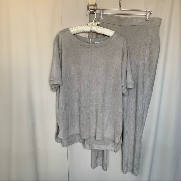 Halston 2pc Legging Set - Picture 1 of 13